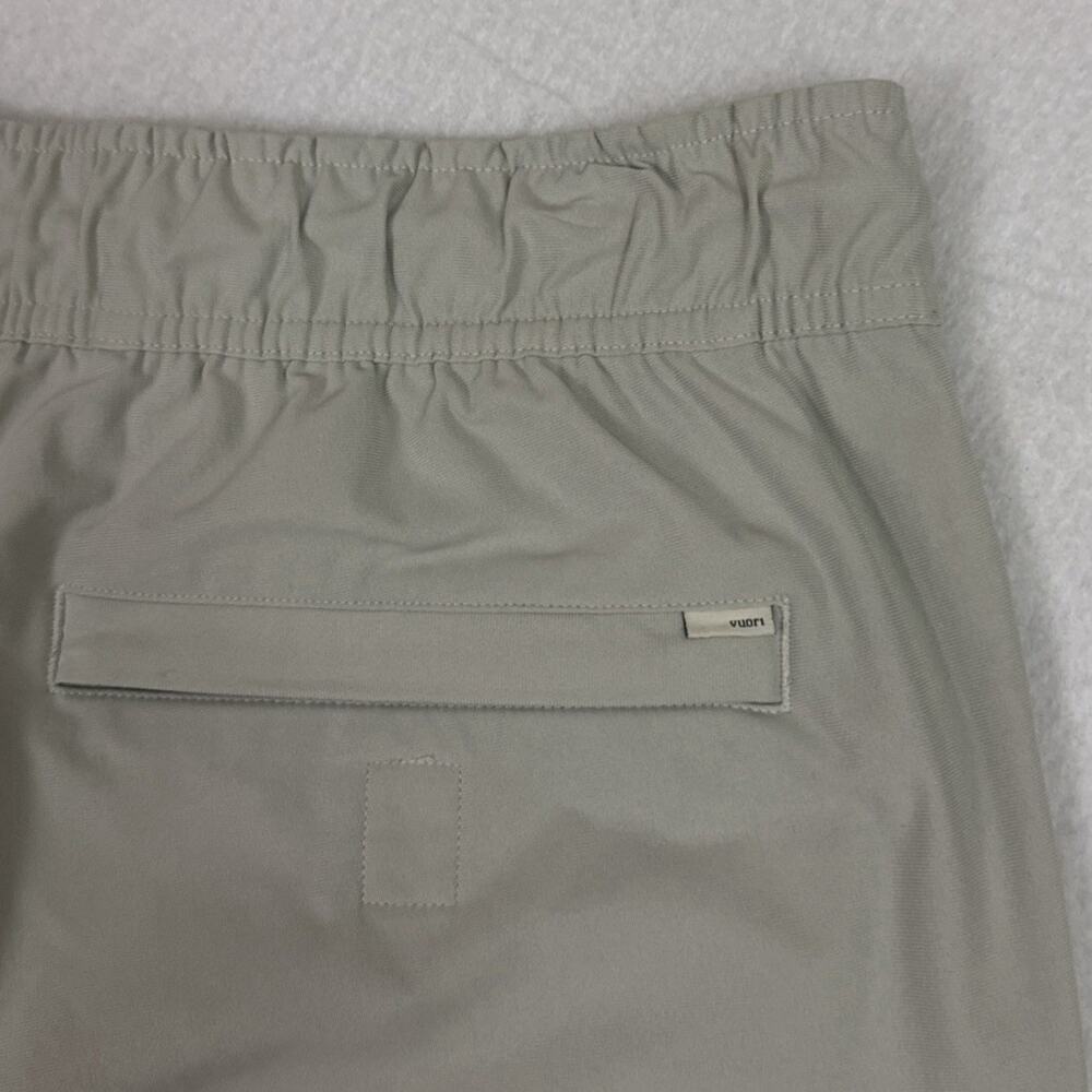 Vuori Meta Elastic Waist Pant Mens Medium Sand Performance Pull On Stretch V463 - Picture 10 of 12